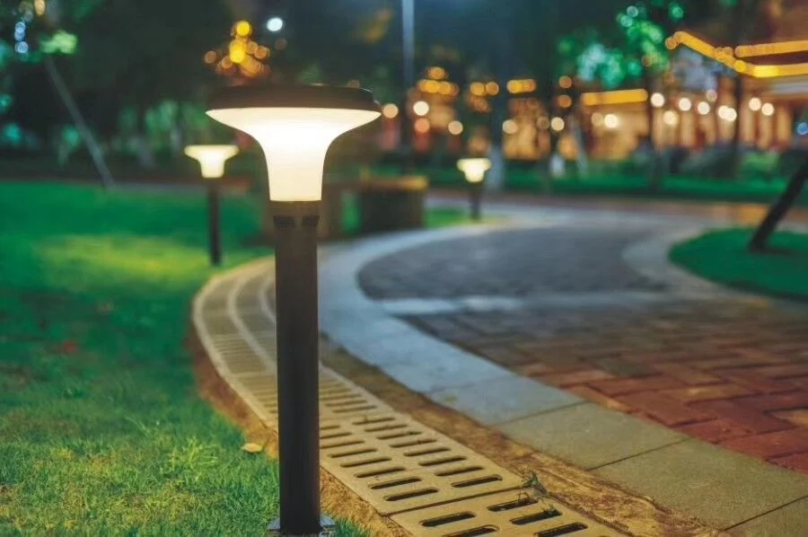 2years Warranty Residential Landscape Garden Home Pathway Lawn Solar LED Bollard Lights