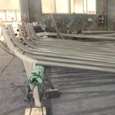 10 anni di garanzia IP65 3m 4m 5m 6m 7m 8m 9m 10m 11m 12m Cina Produttore rotondo zincato Q235 acciaio Colonna del palo stradale a LED