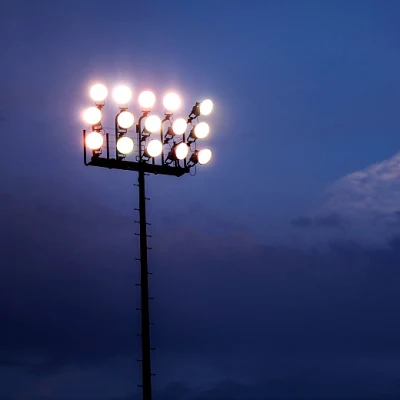 Solare/LED faretto/proiettore galvanizzato acciaio/metallo Sport/Stadio/esterno/strada lampada ad alto palo/illuminazione/palo luminoso con prezzo all&prime;ingrosso/Produttore/fabbrica