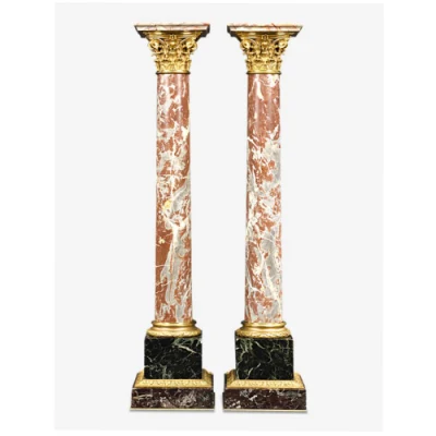 Colonne in marmo bianco naturale di stile classico con copertina intagliata a mano