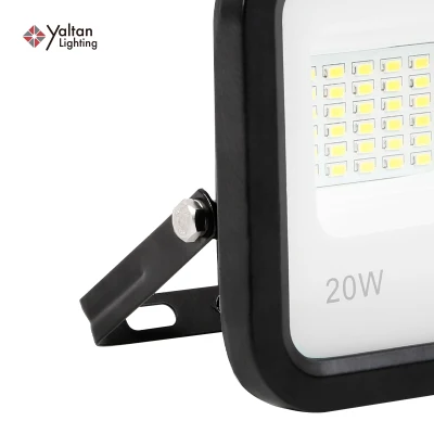 Contenitore IP65 in alluminio alogena ricaricabile a basso prezzo per stadio marino RGB Proiettori a LED 50 W 100 W per esterni
