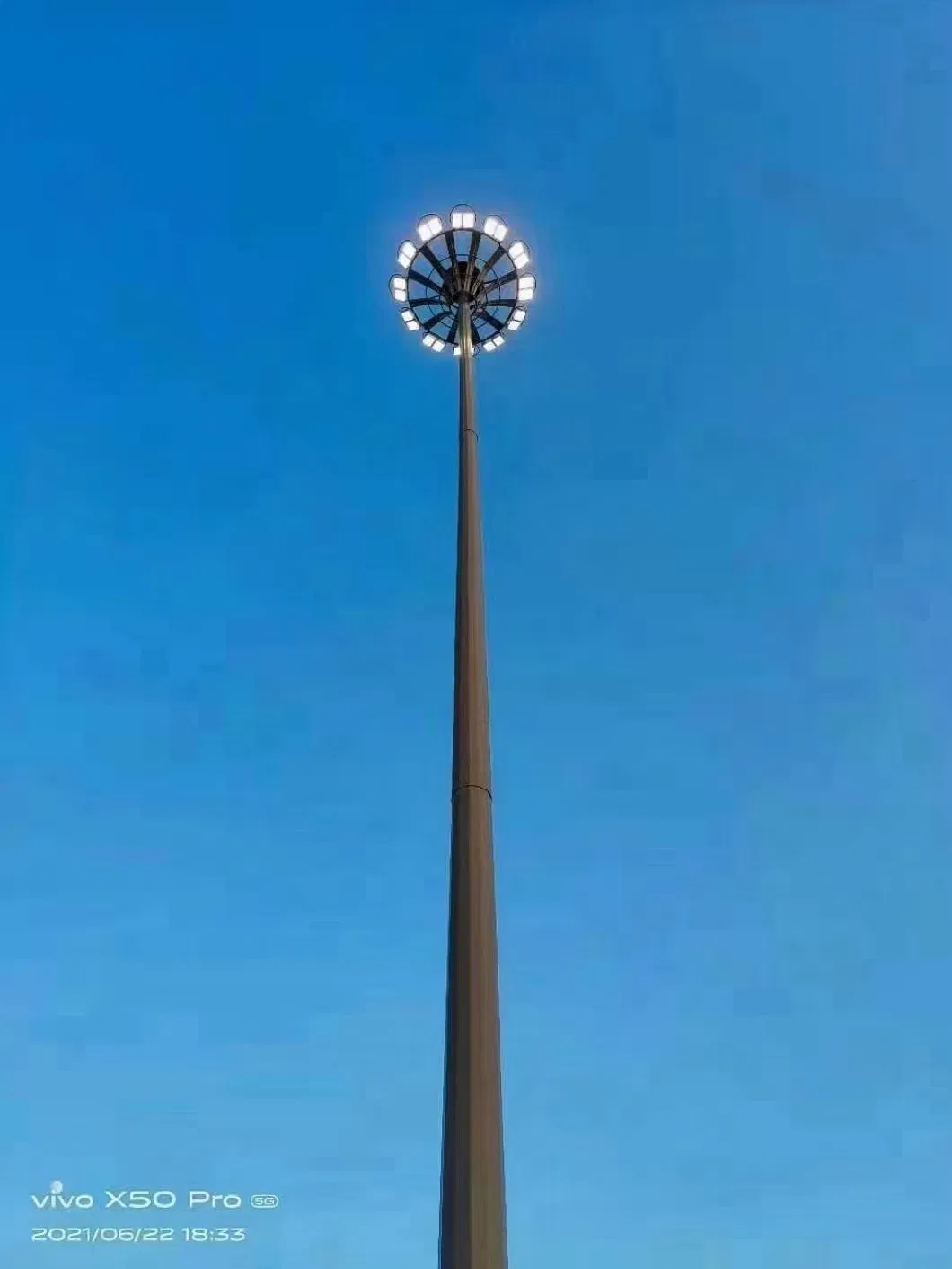 Good Lighting Effect 15m 20m 25m 30m Round High Mast Pole Light for Outdoor Lighting