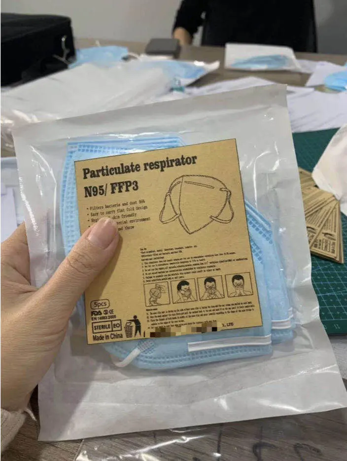 FFP1 FFP2 FFP3 KN95 Disposable Protective Respirator Face Mask Earloop Type with Valve Medical Mask