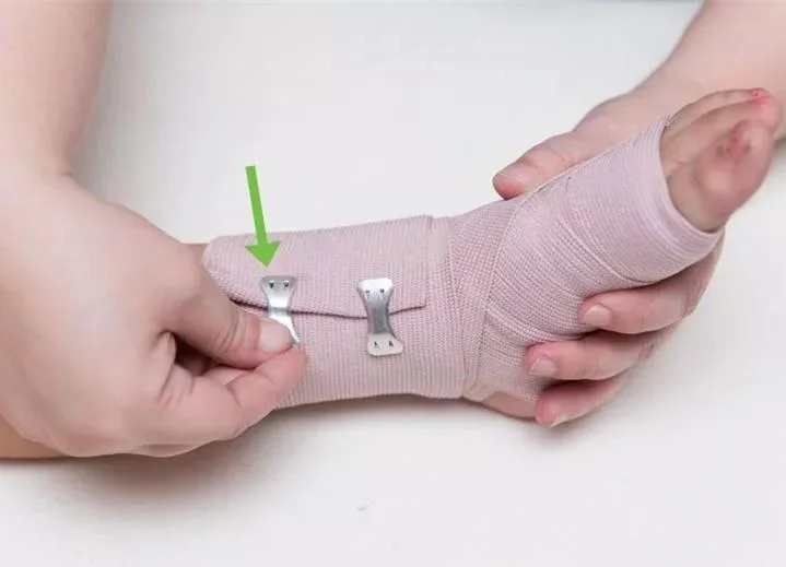 Medical Disposable Lightweight and Breathable PBT Conforming Bandage