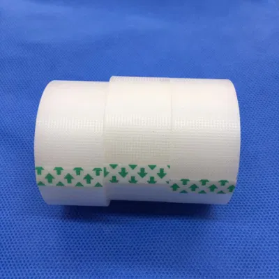 Cinta quirúrgica PE transpirable y resistente al agua de plástico perforada Semi-Transparent PE Cinta médica