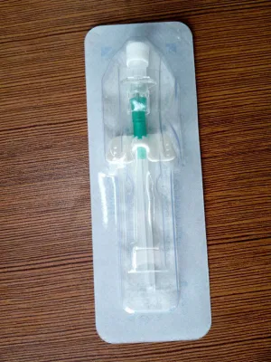 Médicos cánula desechable estéril IV catéter intravenoso con ala 18g