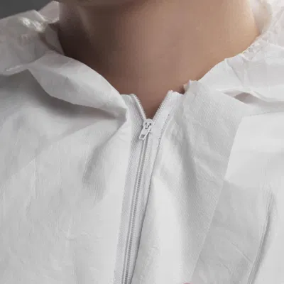 Tipo 5 6 Seguridad impermeable desechable Protección química EPI traje Mono de trabajo de polipropileno microporoso con capucha