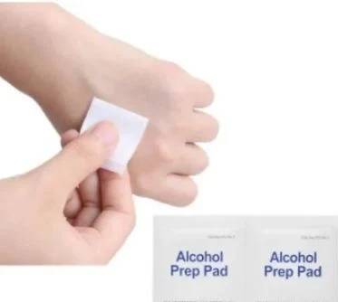  Tampone sterile per tampone di preparazione imbevuto di alcool al 70% con logo OEM per Cina Uso della disinfezione