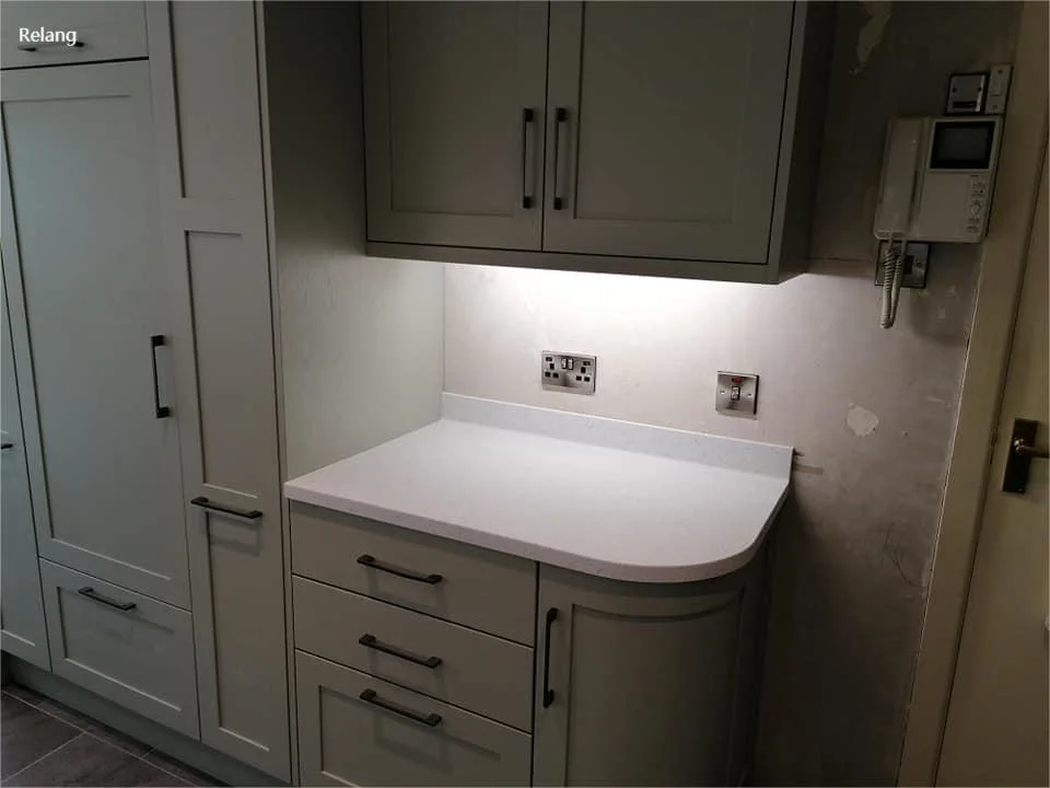 Commercial Kitchen Tops White Solid Surface Countertops with Integrate Sink