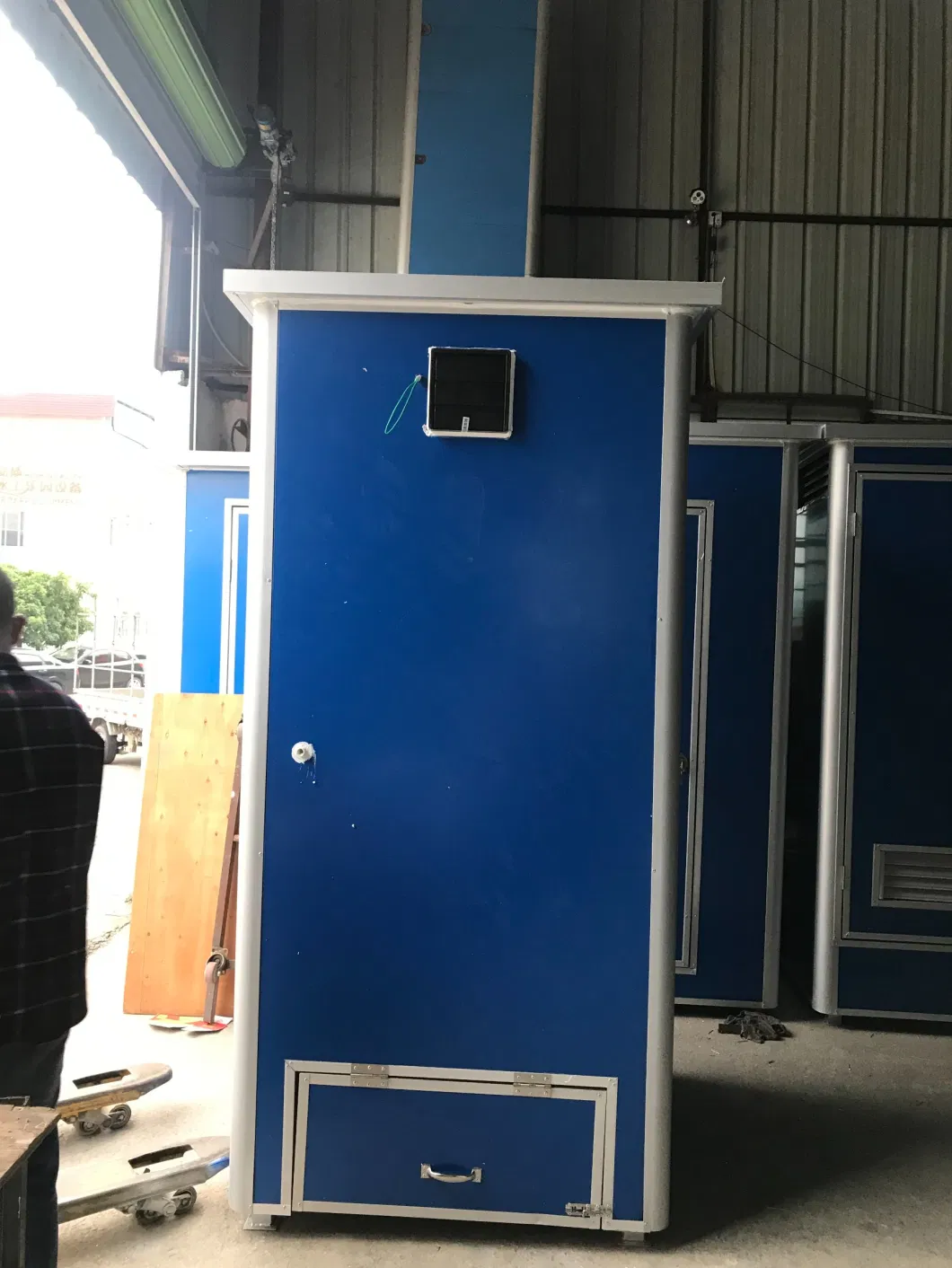 Prefabricated Light Frame Easy Assemble Steel Mobile Customized Mobile Public Toilet