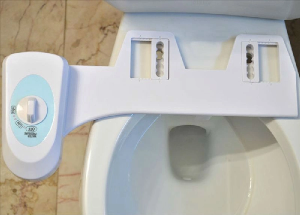 Cold Water Spray Easy Installation Toilet Seat Bidet(HB610)