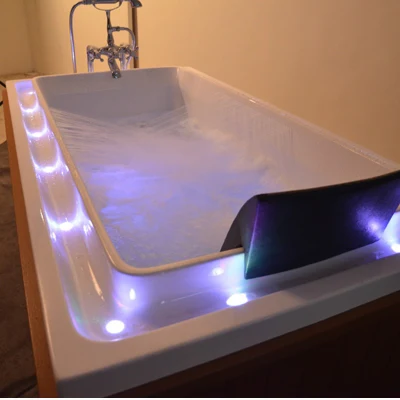 Vasca da bagno di lusso indipendente esterna della persona di massaggio del getto dell&prime;aria 1