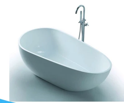 Vasca da bagno ovale in acrilico standard da 1,5 m con rubinetto e set di cinque pezzi In vendita
