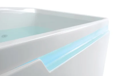 Doccia quadrata con getto idromassaggio, vasca idromassaggio e vasca da bagno