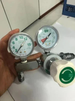 Medical Oxygen Pressure Regulator with Humidifier CE ISO Approved