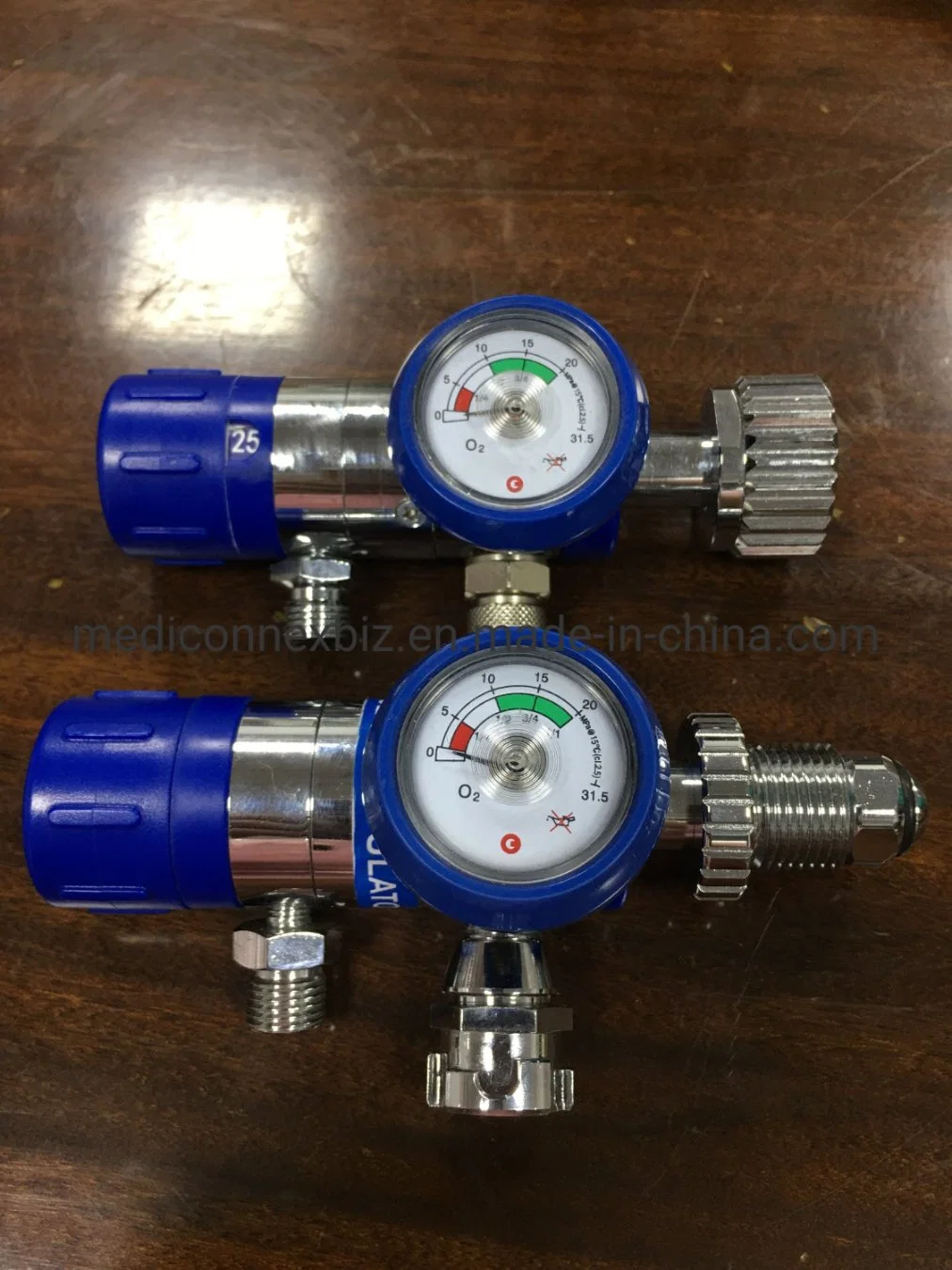 Integrated Valve Cylinder Valve with Iron Handle Western Style Portable Valve