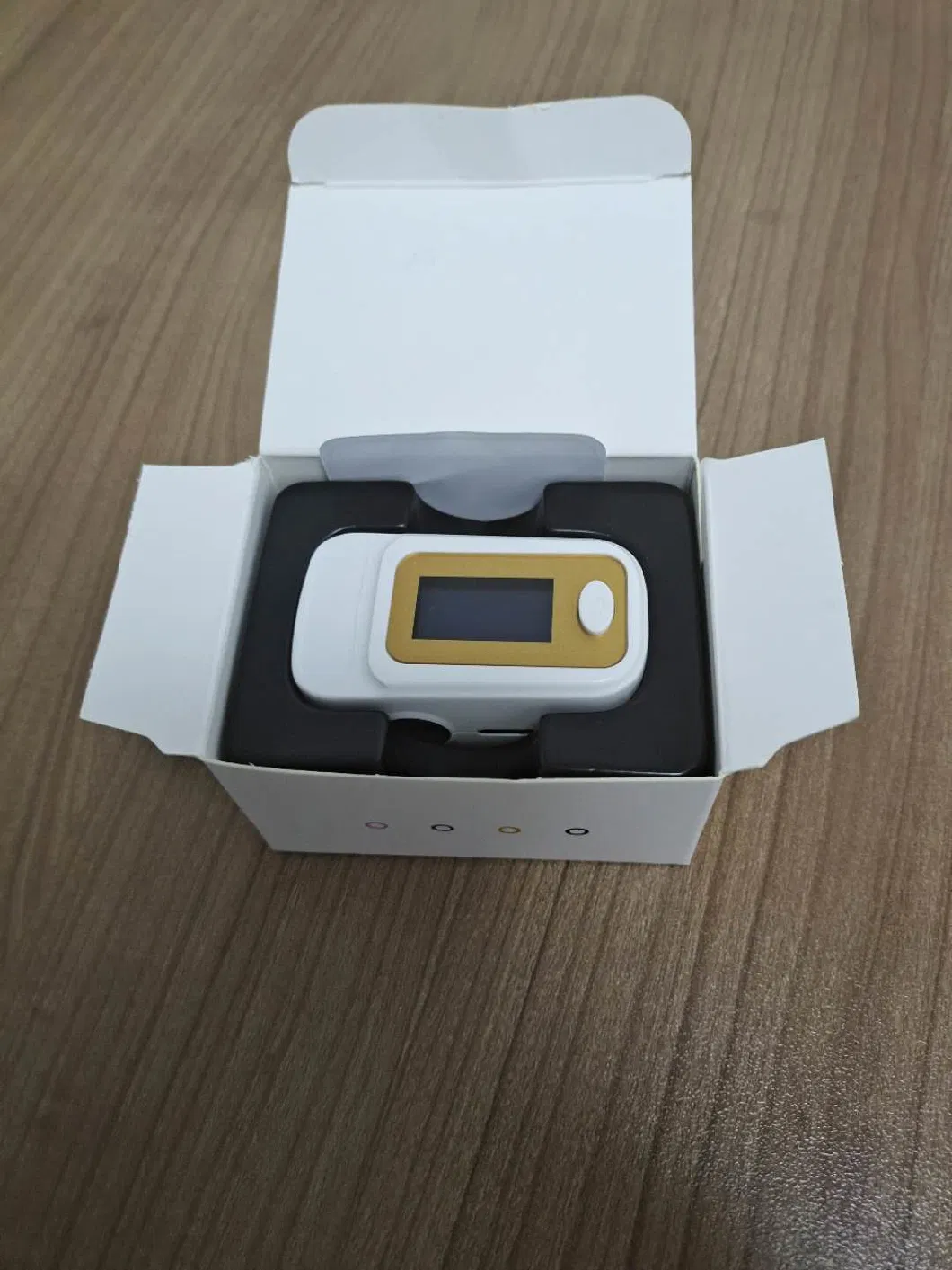 CE&FDA Approved Humanized Design Medical SpO2 ECG Fingertip Pulse Oximeter with Compact Design for Household Sonosat-F02p