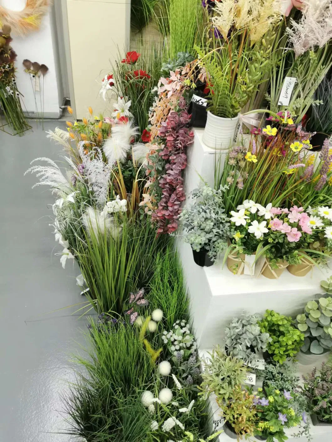 Popular Office Fake Potted Plants Decorative Plastic Mini Artificial Succulent Bonsai Wholesale
