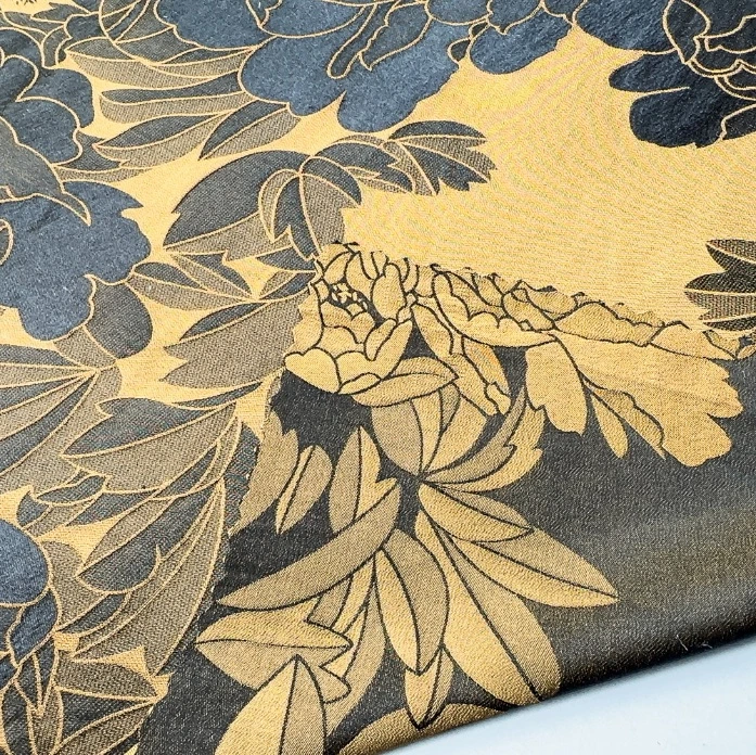 Pure Silk Wholesale Peaceful Material Printed Satin Silk Fabric with Smooth Feeling