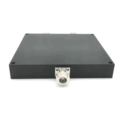 Aislamiento alto 20 dB 150-1000 MHz 50 vatios N hembra Divisor de potencia IP de 65 2 vías