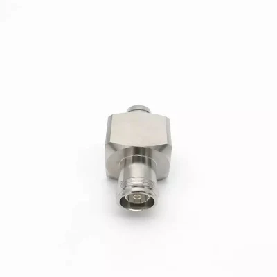 Personalizar Alta Tensión DC-3GHz/DC-18g 200W N/7/16DIN/SMA/4.3-10 El tipo de conector Mini Bloque CC Aislador Aislador de RF ampliamente utilizados en telecomunicaciones Topwave