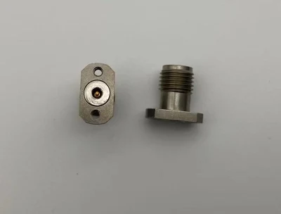 Conector hembra de 2 orificios para microondas de soldadura de montaje en PCB de montaje por reborde 40GHz 2,92mm 2,92-KFD