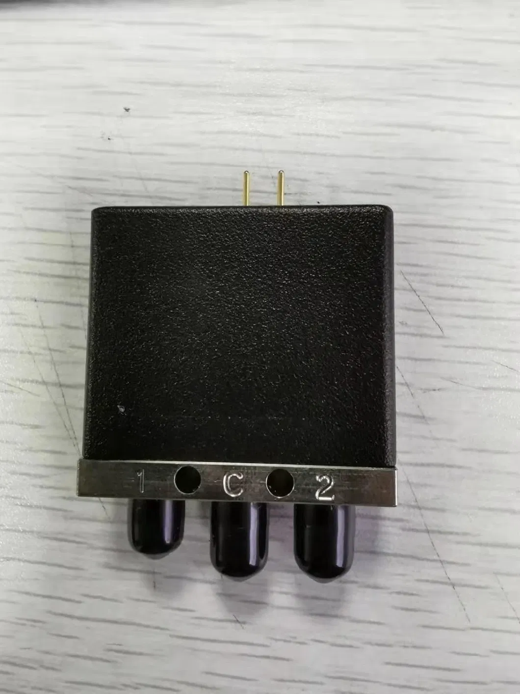 50 Ohm RF Spdt Coxial Switch J720s82210 SMA Connection Latching Type 12V Actuator Voltage with Ttl 2 Solder Pins