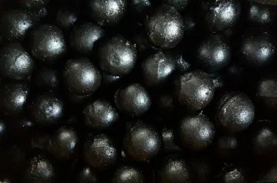 Bola de molienda fundida utilizada en el molino de bolas con alto/medio/bajo cromo Como Grinding Media