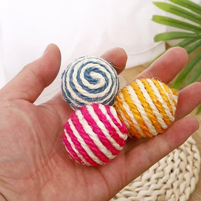 Sfera Sisal a righe sfera Cat Toy Ball Cat Scratching Ball all&prime;ingrosso Giocattolo per animali domestici