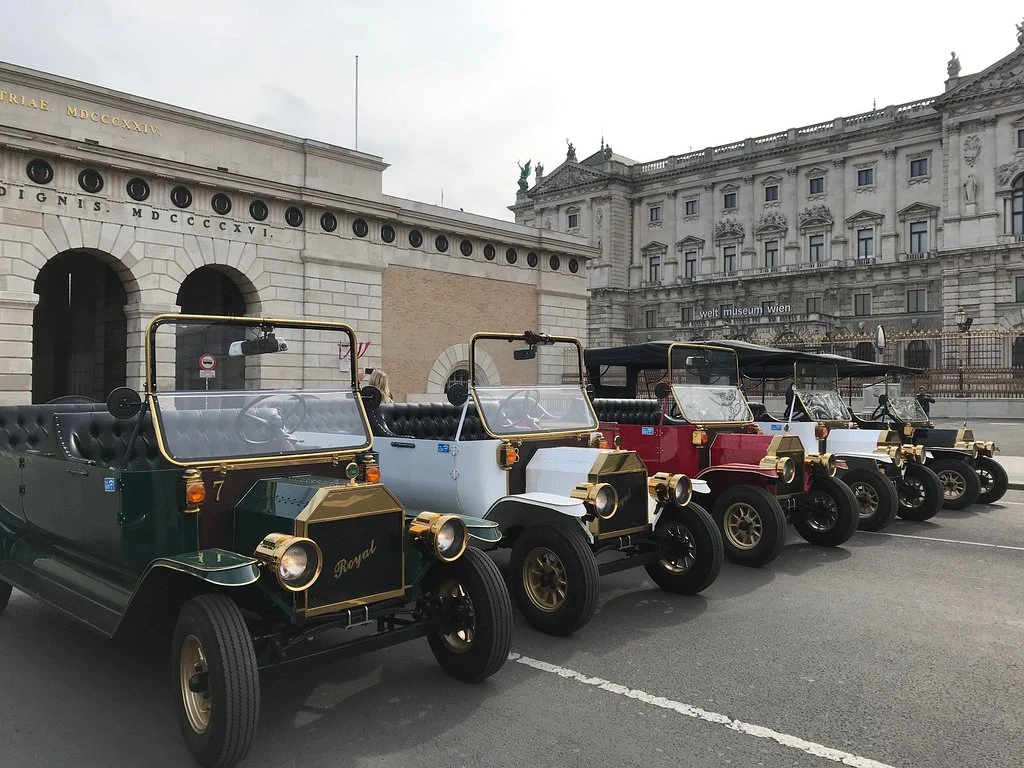 Street Legal Luxury Wedding Car Tour Bus Electric Classic Car Golf Cart