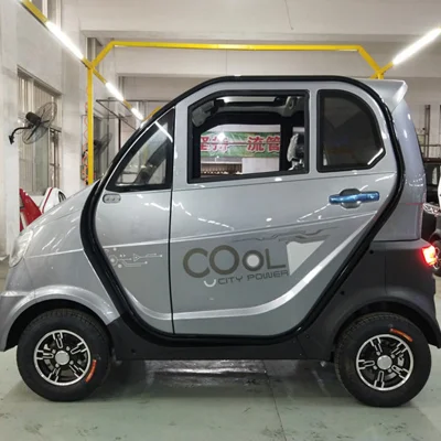 Four-Wheel adulto encerrado coche eléctrico equipado con motor de 1200W 45Ah batería de plomo ácido