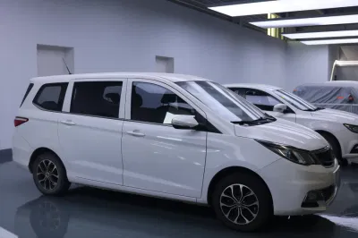 Eco-friendly Electric People Mover Electric MPV coche para desplazamientos urbanos
