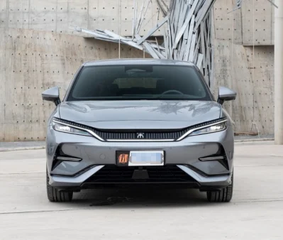 Recientemente lanzado Presale Byd Song L lugar de un pedido primero Recibir los bienes primer vehículo de Energía Nueva