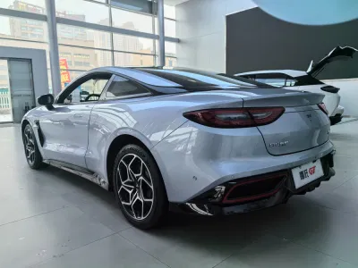 China neta GT EV Pure Electric Ultra-Luxury Electric Sports Car 2rwd o 4awd 560km-660km coche usado de largo alcance