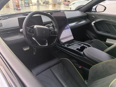 China neta GT EV Pure Electric Ultra-Luxury Electric Sports Car 2rwd o 4awd 560km-660km coche usado de largo alcance