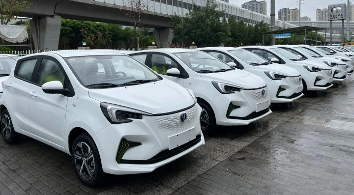 Changan Used Car 2022 Mini High Speed Electric Vehicles Cheap Left Hand Drive New Auto Changan Benben E-Star Cheap Price EV Automobile Electric Car in Stock