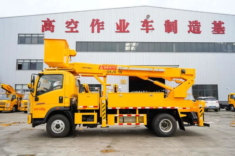 Remote Operation Street Lamp Maintenance Truck