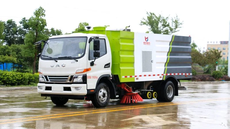 China Klf Cleaning Vehicle Manufacturer Electric Wash Sweep Truck with CCC