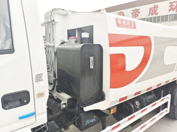 China Factory Jmc 6m3 Garbage Compactor Truck Waste Bins Compactor Truck Price