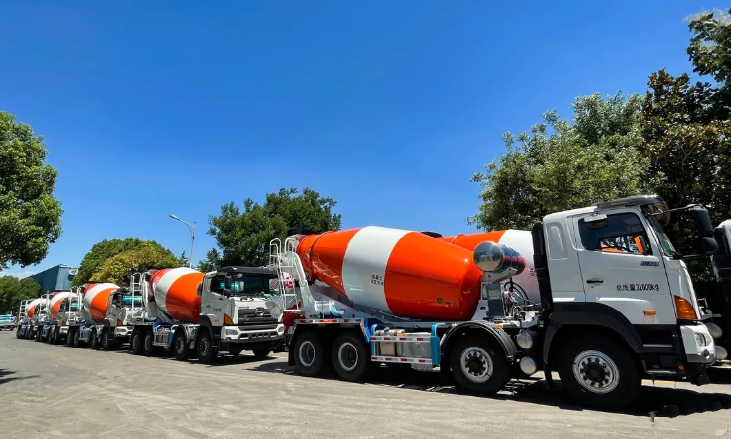 China Truck Concrete Transit Mixer Sino Truck Sitrack for 6m3 8m3 10m3 12m3 Shacman Hino