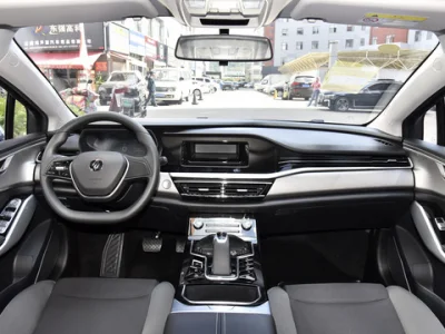 Cina produce veicoli a basso prezzo e di buona qualità New Energy JMC Yi Plug-in Hybrid, Extended Range Electric, pure Electric Car