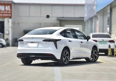 Cina produce veicoli a basso prezzo e di buona qualità New Energy JMC Yi Plug-in Hybrid, Extended Range Electric, pure Electric Car
