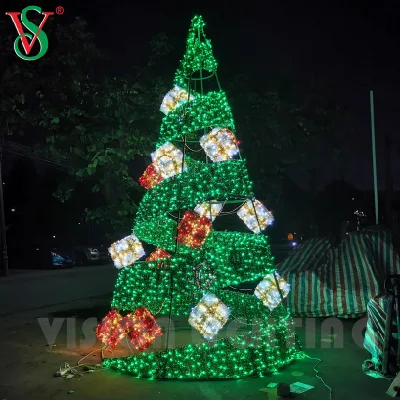 Factory Giant Shopping Mall, albero di Natale all&prime;aperto