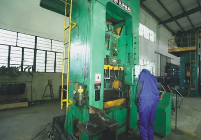 Produttore di fabbrica Prezzo all&prime;ingrosso basso semi-metallo, ceramica, non amianto libero Automobile parte pattino di freno auto per Hyundai KIA 58305-4fa01