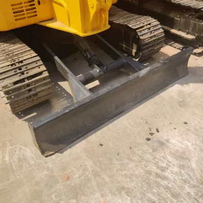 Miniescavatore Komatsu PC35mr usato con basse ore di lavoro
