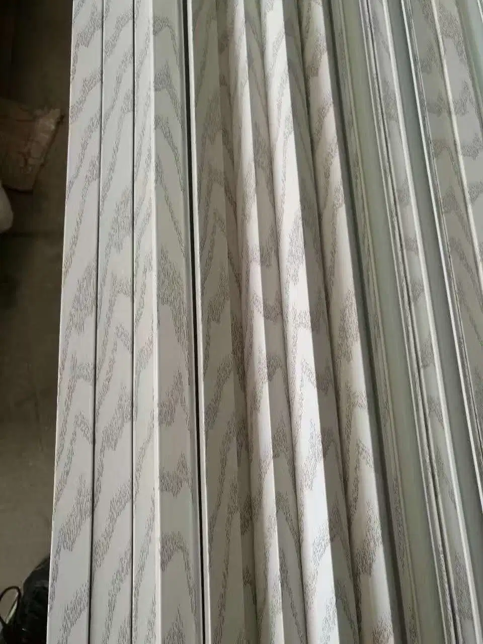 Wooden Grain Anti-UV Exterior/Outdoor Use High Weather Resistance PUR Laminating/Lamination Plastic Foil/Film for U-PVC Windows &amp; Doors/Wall Panel/PVC Fence