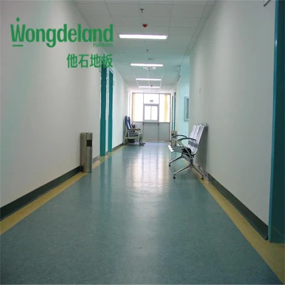 Piano in vinile per pavimenti in legno per pavimenti in PVC resistente all&prime;usura Roll per spazio pubblico