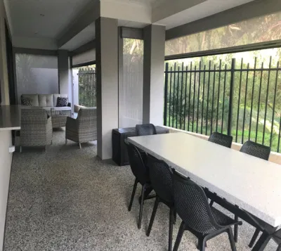  Home Hotel decorazione balcone antivento Blackout PVC e tessuto di poliestere Tende a tendina con rullo con zip per esterni motorizzate