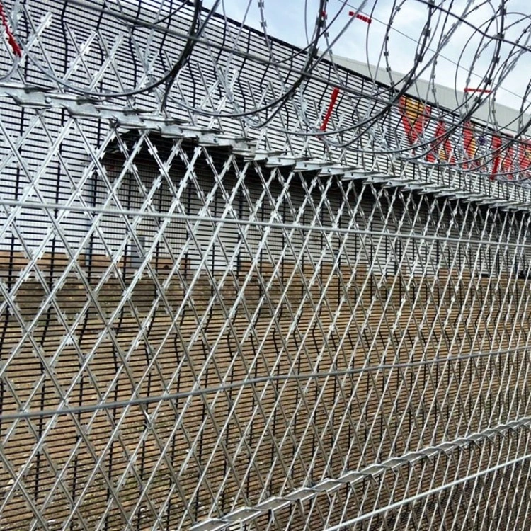 2023 New Design Hot Dipped Galvanized Razor Barbed Wire Mesh Fence Panel