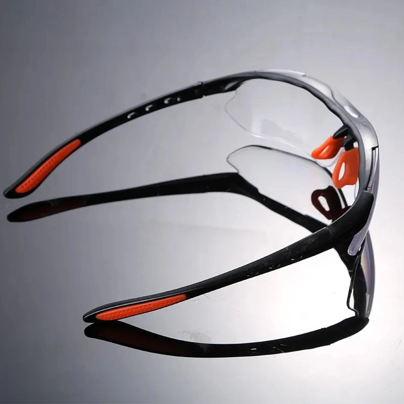 Safety Goggles Are Dust-Proof, Scratch-Proof and Splash-Proof